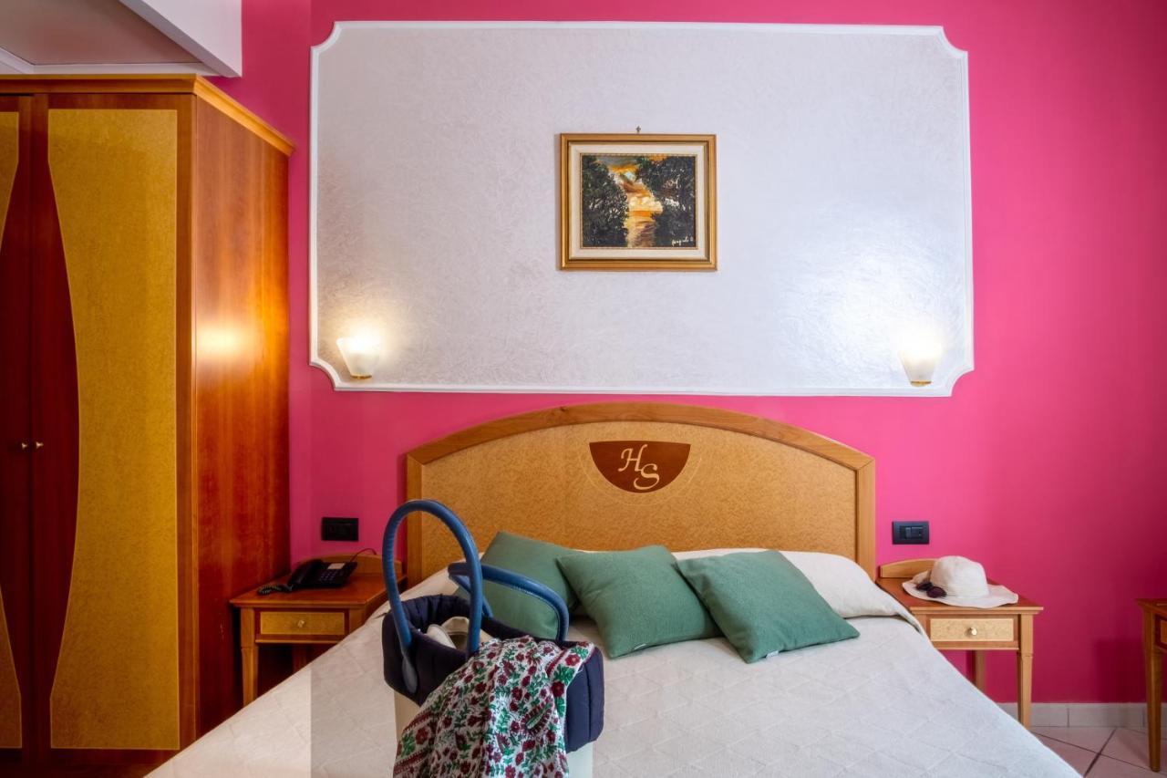 Hotel Savoia Sorrento Bagian luar foto