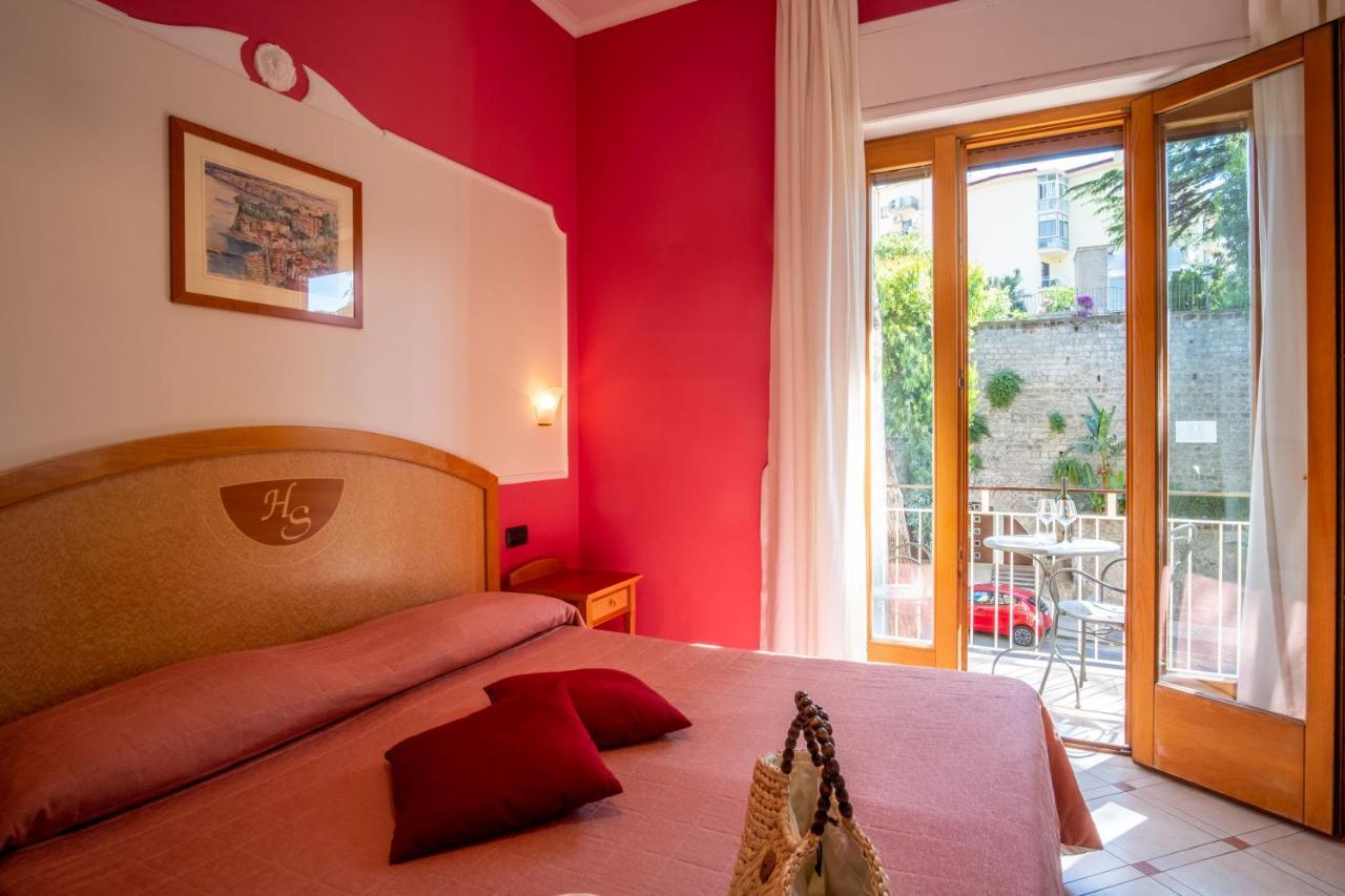Hotel Savoia Sorrento Bagian luar foto