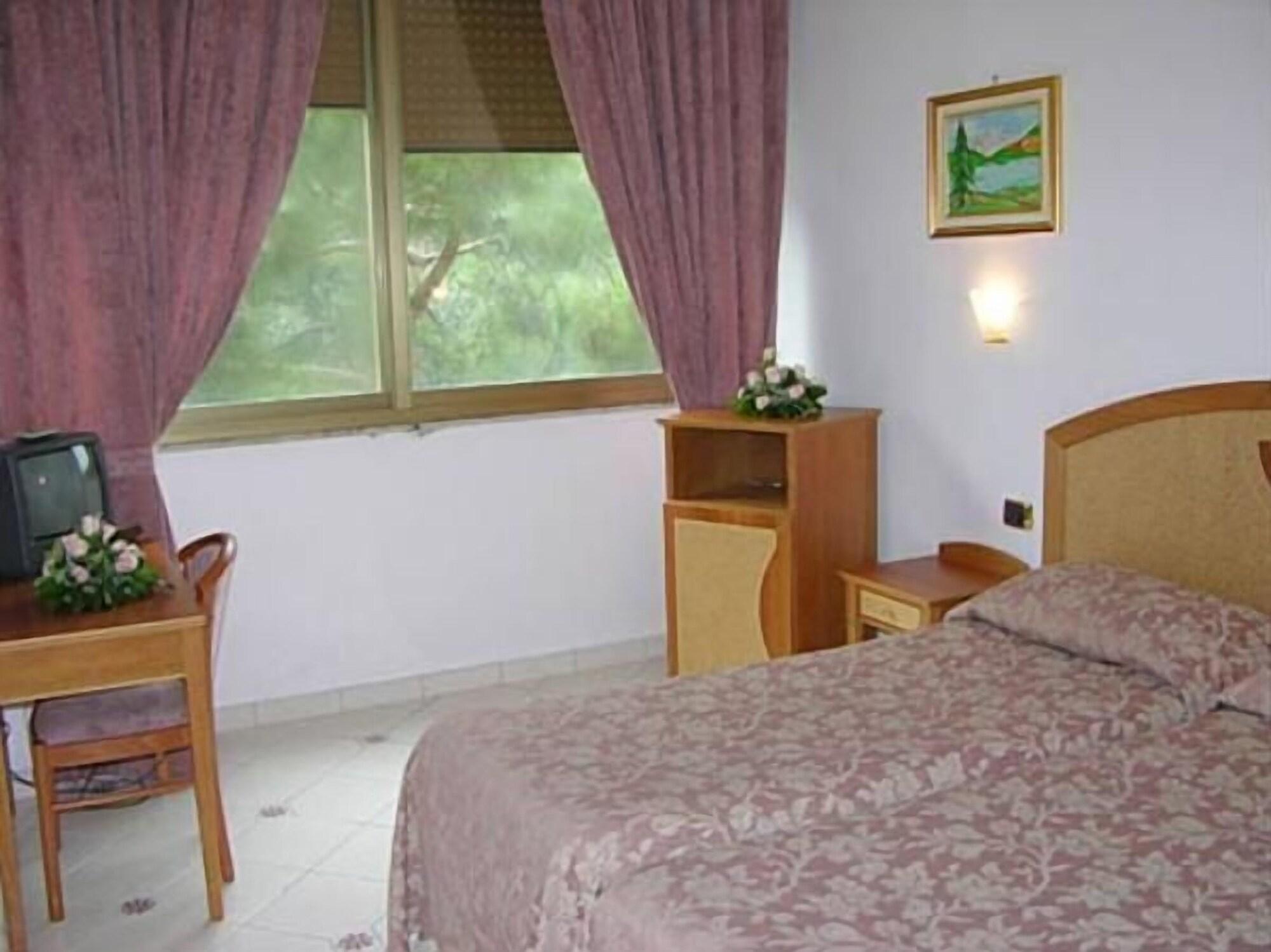 Hotel Savoia Sorrento Bagian luar foto